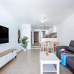 196 Parque Santiago 2, Big Terrace, Pool Side * Playa de las Americas (Tenerife)